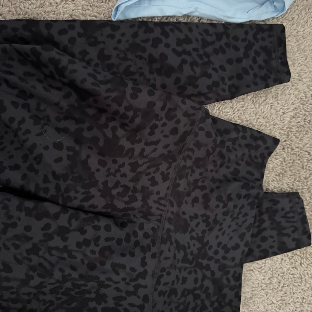Old Navy Active Gray Animal Print Leggings